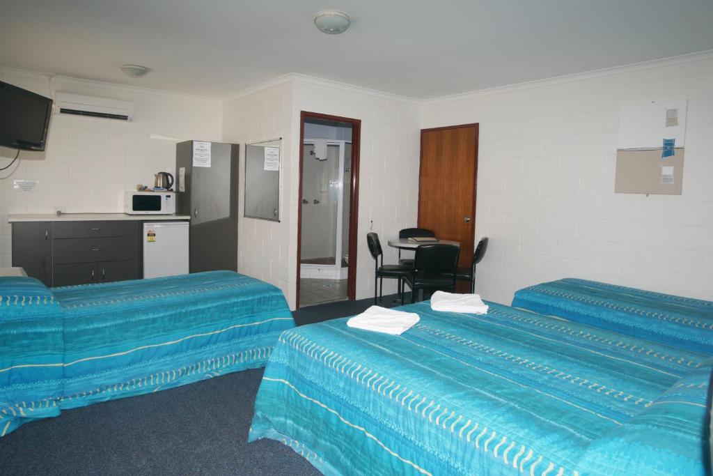 Cedar Lodge Motel Townsville Room photo